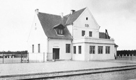 Dworzec na stacji Bąk na linii Bydgoszcz Gdynia. Reprodukcja. Numer...